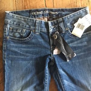 Guess low rise boot cut. Size 27